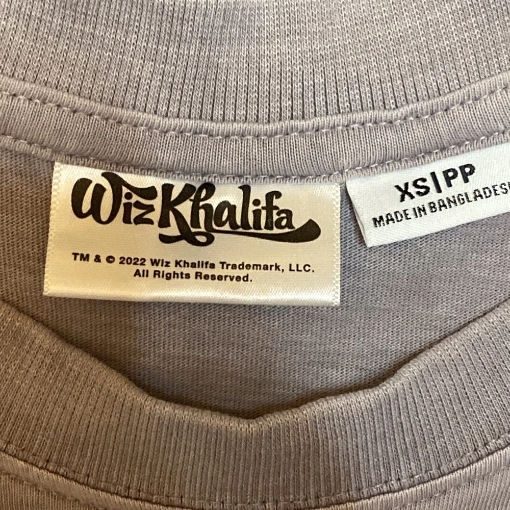 WIZ KHALIFA T-Shirt Men Size‎ XS Smoking Smiley Face Gray Cotton Graphic Music